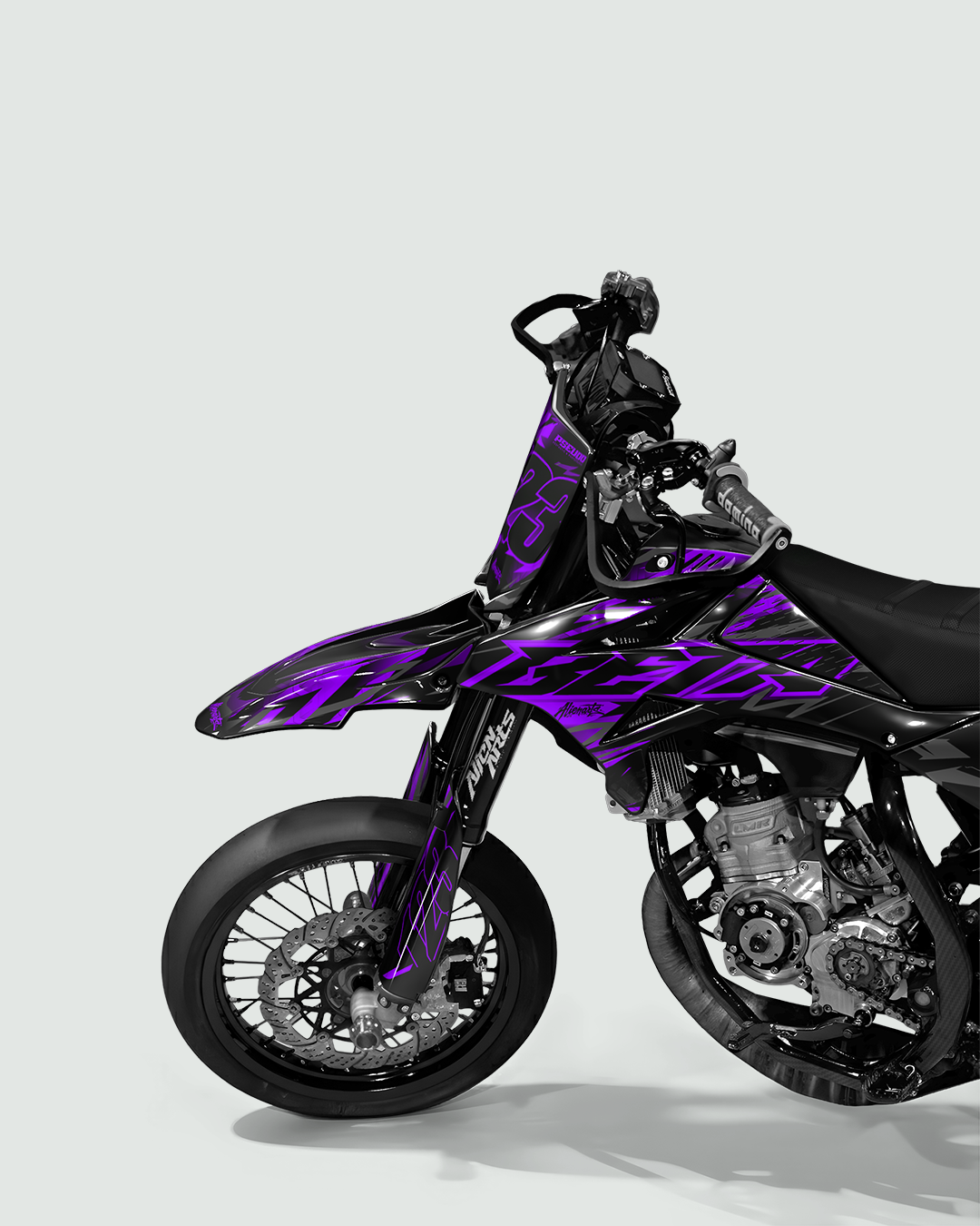 NEMESIS - Kit deco BETA 50cc - Violet — vue de face