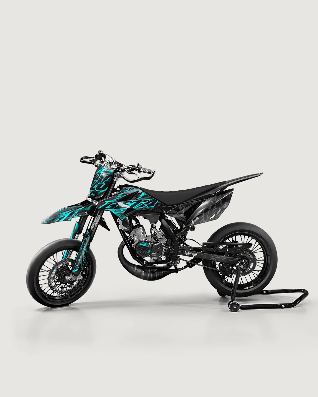 NEMESIS - Kit deco BETA 50cc - Turquoise — vue de côté
