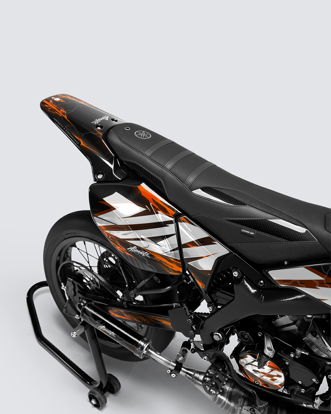 STORMX - Kit deco YAMAHA DT 50cc - Orange — vue de dos