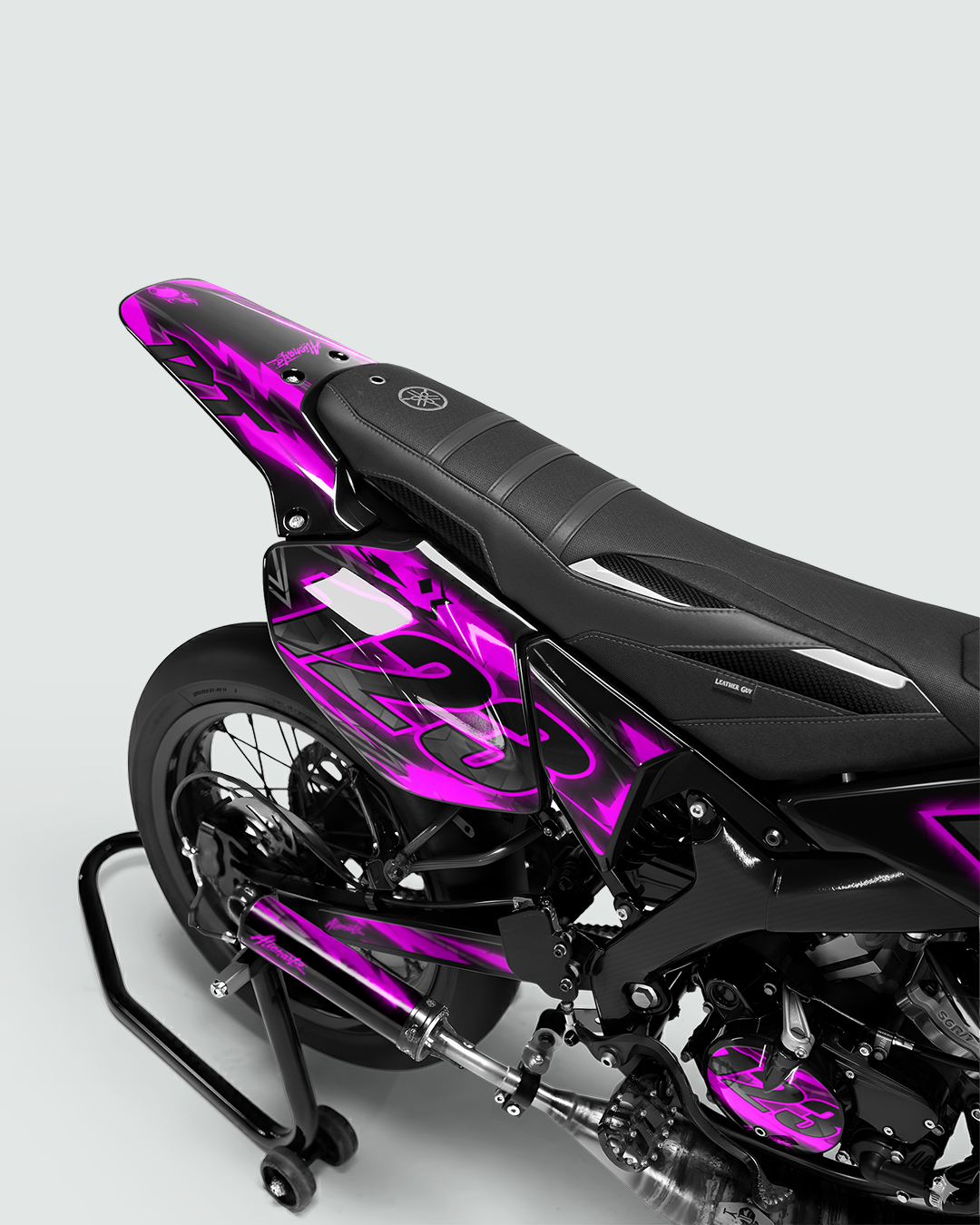 RAZOR - Kit deco YAMAHA DT 50cc - Rose — vue de dos
