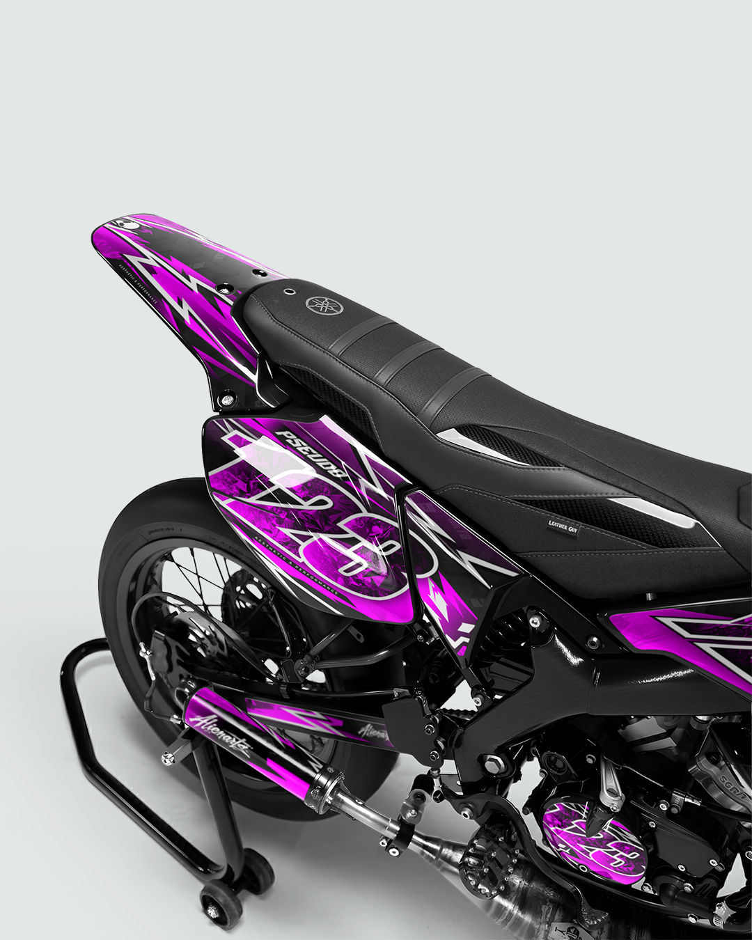 RAMPAGE - Kit deco YAMAHA DT 50cc - Rose — vue de dos