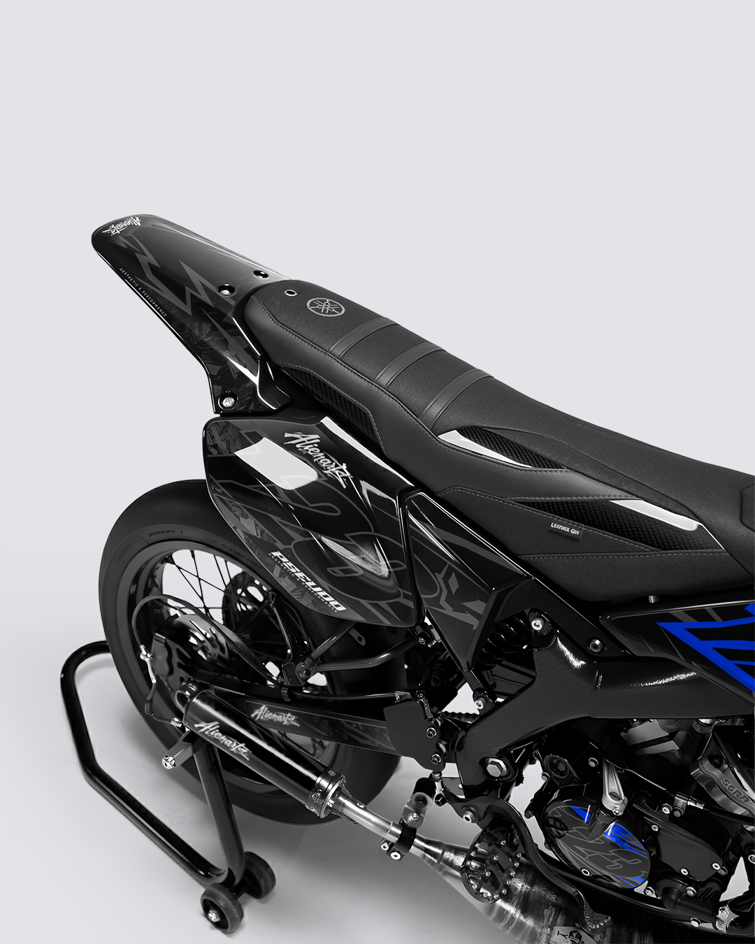 NEMESIS - Kit deco YAMAHA DT 50cc - Bleu — vue de dos