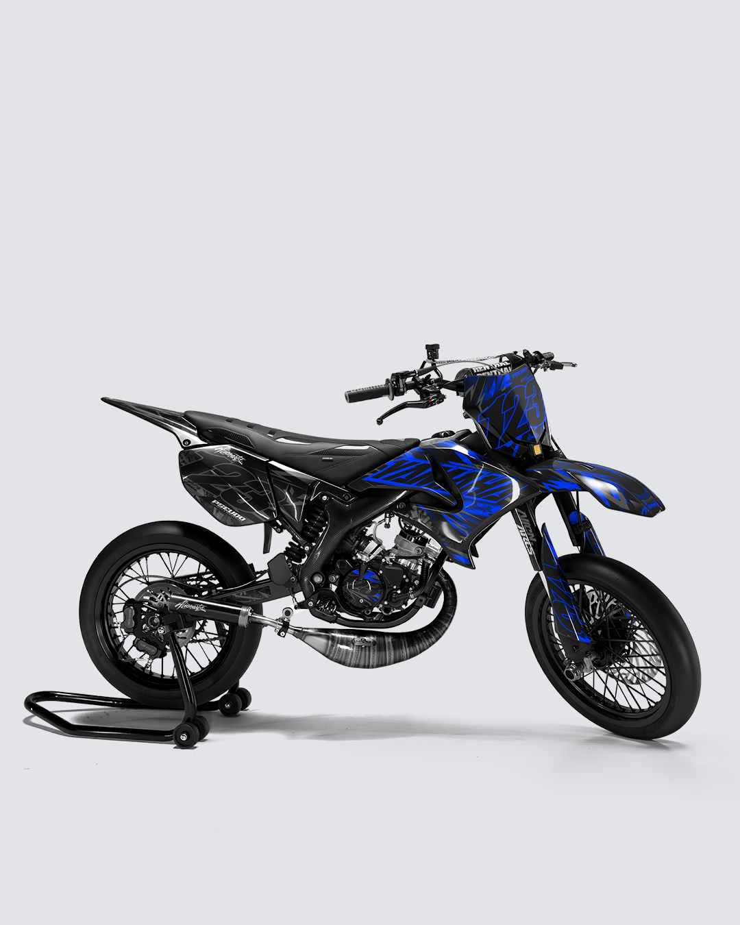 NEMESIS - Kit deco YAMAHA DT 50cc - Bleu — vue de côté