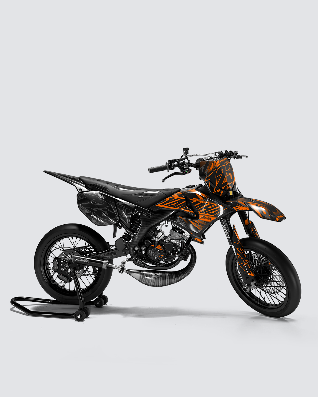 NEMESIS - Kit deco YAMAHA DT 50cc - Orange — vue de côté