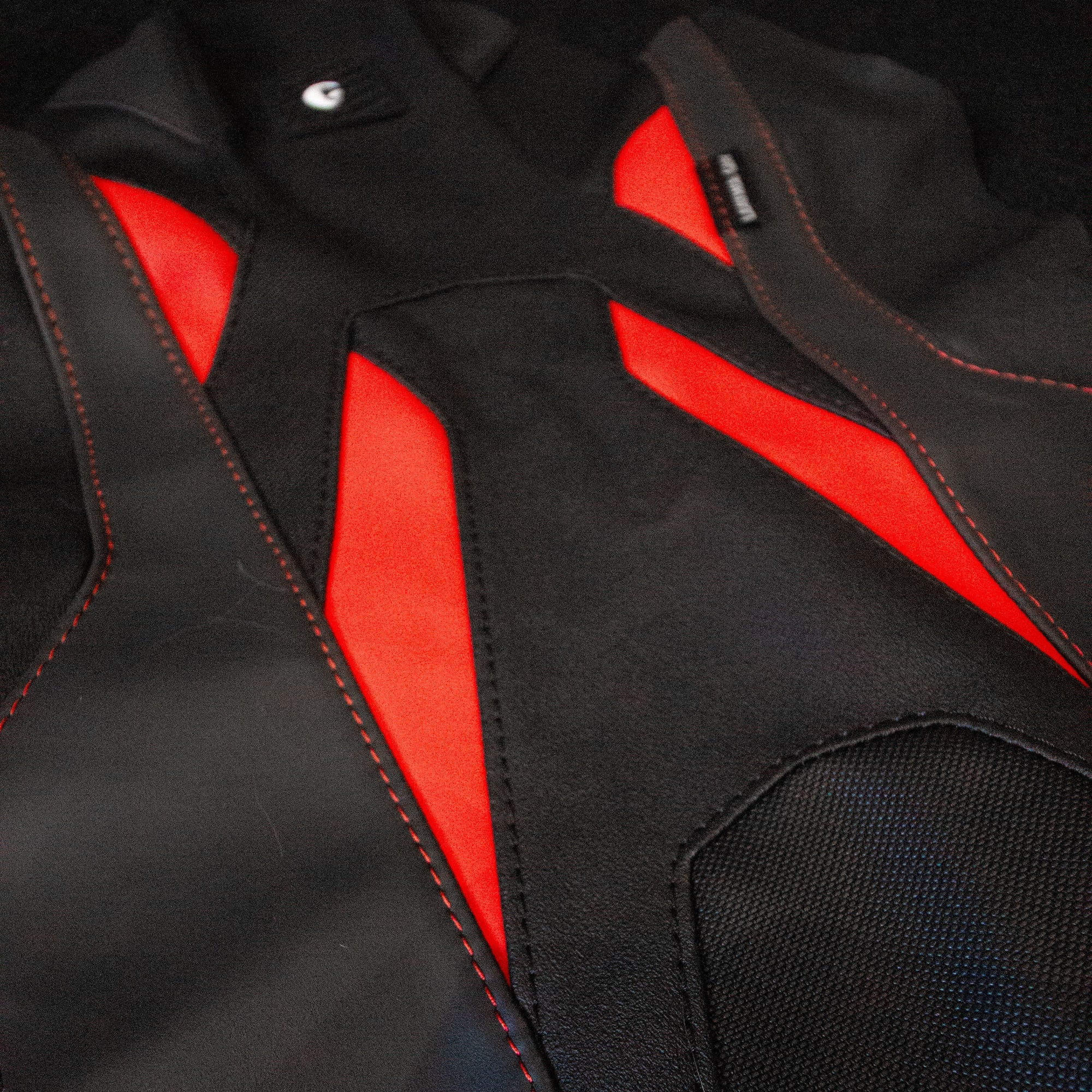 Copri sella AlienArts x LeatherGuy (edizione limitata)